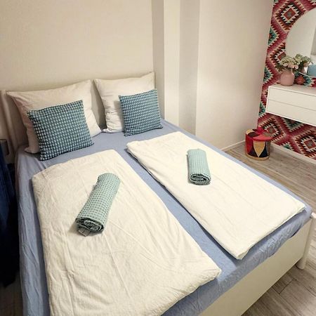 Apartment Koeln Rath Eksteriør billede