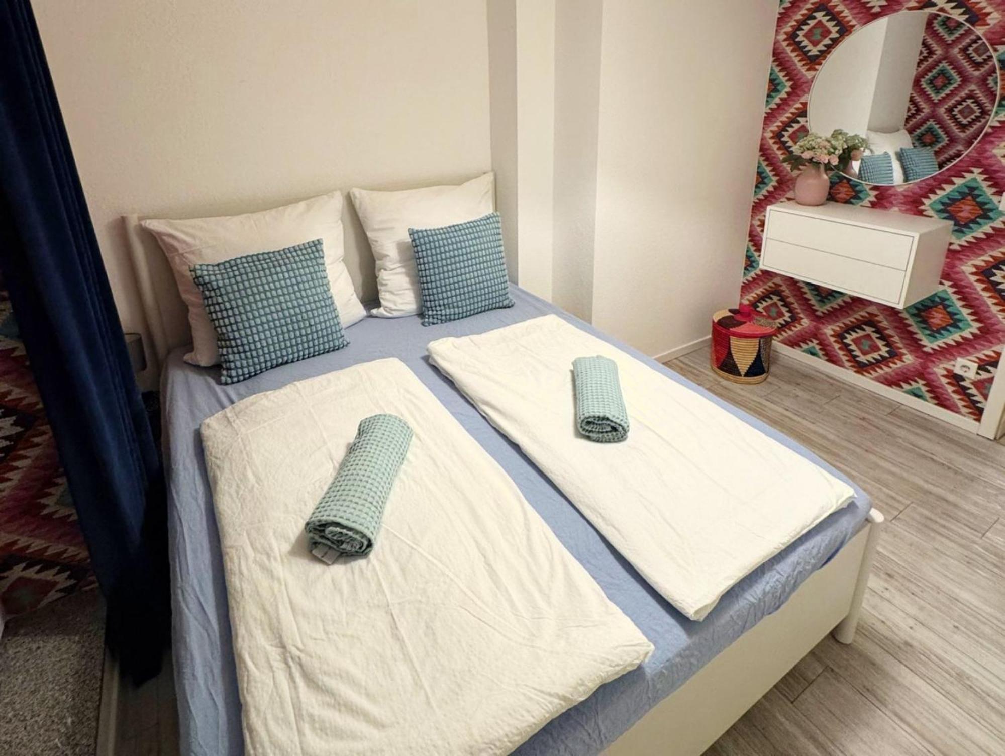 Apartment Koeln Rath Eksteriør billede